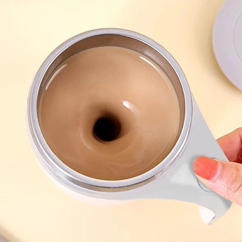 Taza Mezcladora Automática – mezcla perfecta al instante.